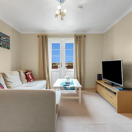 Modern 1br Flat - Free Parking + Lift 公寓