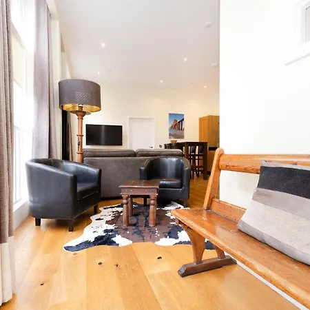 Joivy 1 Bed Flat In Old Town, Next To St Giles Cathedral 에든버러
