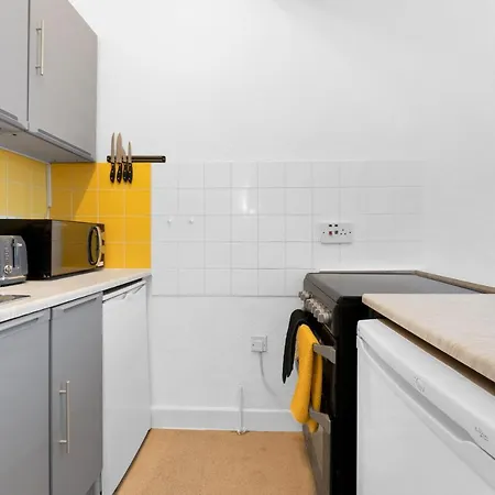 Modern & Spacious 1 Bedroom - Close To Centre - Sleeps Up To 3 Guests Edimburgo