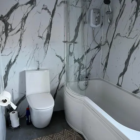 Semesterbostad 4 Bed Near Airport