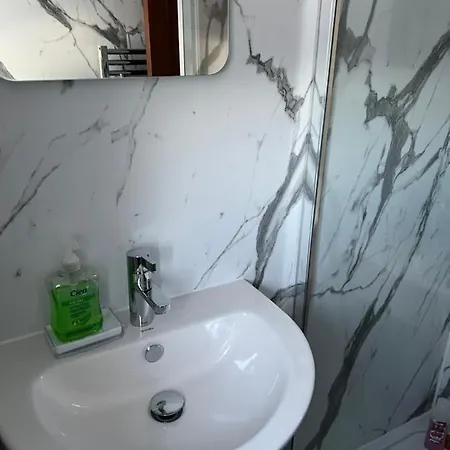 Semesterbostad 4 Bed Near Airport