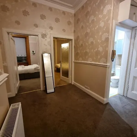 Bright 3 Bedroom * Edinburgh