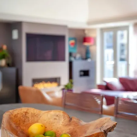 Joivy Beautiful Penthouse With Terrace & Jacuzzi אדינבורו