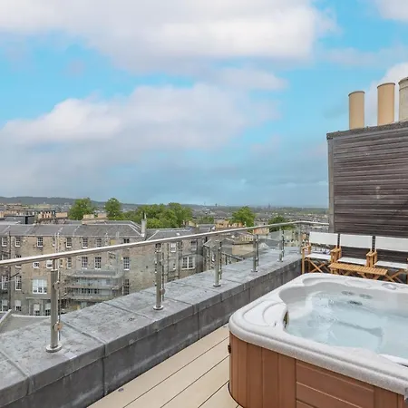 Joivy Beautiful Penthouse With Terrace & Jacuzzi * 爱丁堡