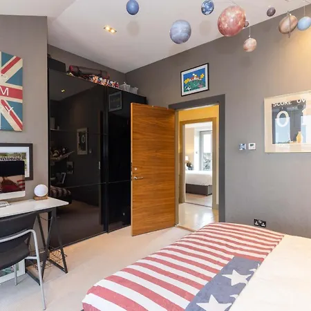 Joivy Beautiful Penthouse With Terrace & Jacuzzi אדינבורו