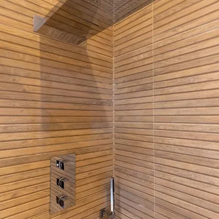 Joivy Beautiful Penthouse With Terrace & Jacuzzi אדינבורו