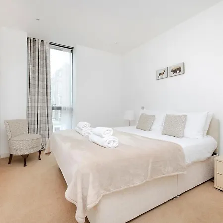 Διαμέρισμα Altido Elegant Flat Near The Meadows With Parking *