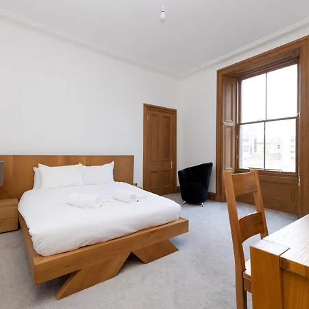 Joivy Spacious Near The Meadows 公寓