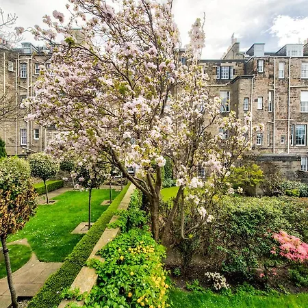 Sophisticated 3br With Garden, Quiet New Town Lane Edinburgh