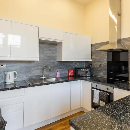 New 2 Bed With Stunning Views Of Arthur Seat Mountain Edimburgo