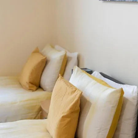 New 2 Bed With Stunning Views Of Arthur Seat Mountain Apartment *