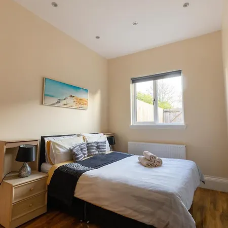 Lägenhet New 3-bedroom Close To Centre Edinburg