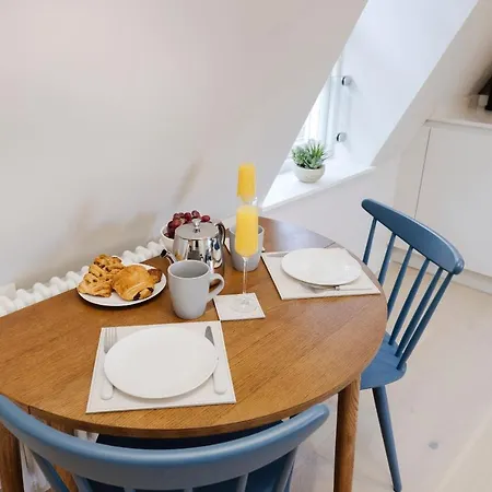 شقة Joivy Tasteful On Rose South إدنبرة