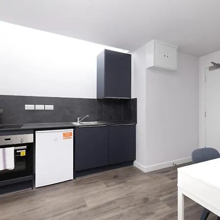 Altido Elegant Near The Meadows Апартаменты