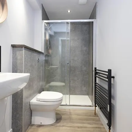 Altido Elegant Near The Meadows Апартаменты *