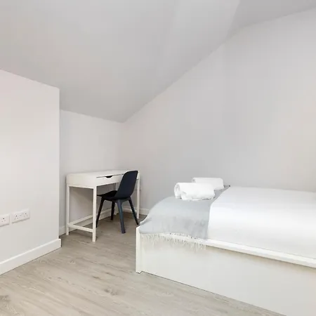 Altido Elegant Near The Meadows Апартаменты *