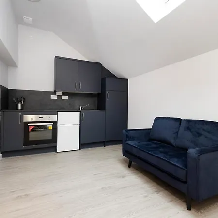 Altido Elegant Near The Meadows Апартаменты *