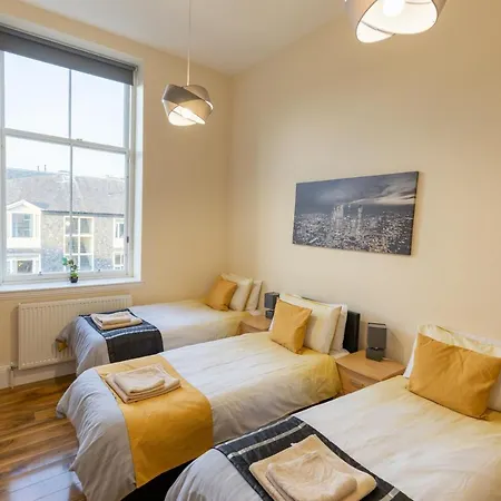 New 2 Bed With Stunning Views Of Arthur Seat Mountain