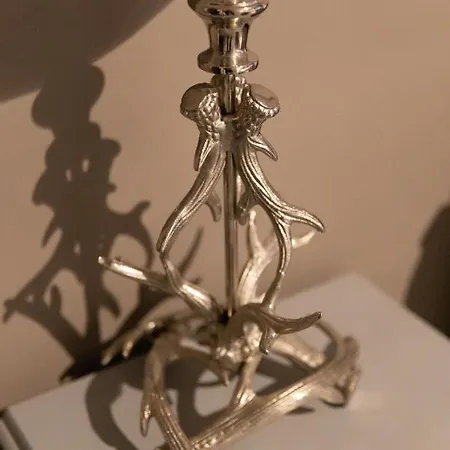 Two Bedroom Within Walking Distance To Centre