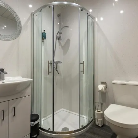 New 3-bedroom Close To Centre Edinburg