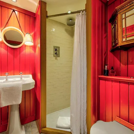 Rock House - Photographer's - Historic Gem In The Heart Of The