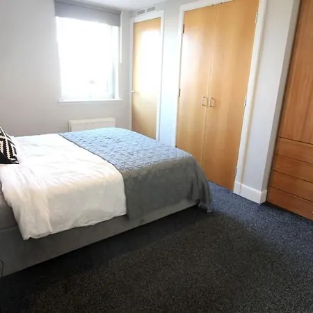Spacious 2 Bed, 2 Bath -the Shore, Leith *
