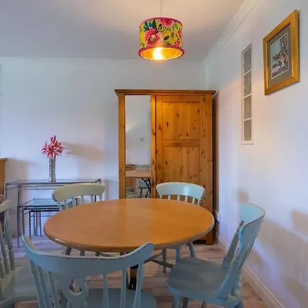 Pilrig Flat: A Lovely 5-bed With A Lift エディンバラ