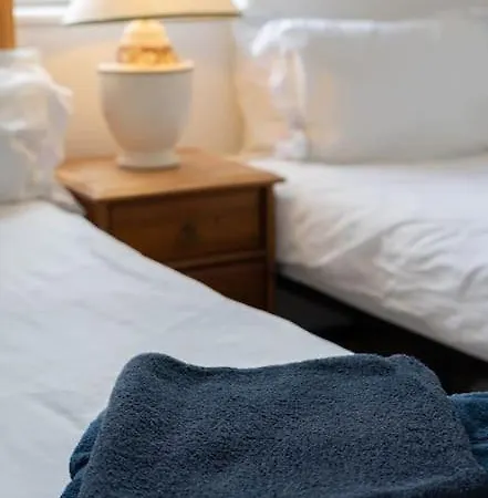 Pilrig Flat: A Lovely 5-bed With A Lift * エディンバラ