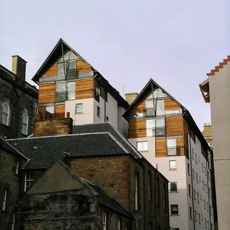 *amazing Location!*in Heart Of The City. 2br & Cot Edinburgh