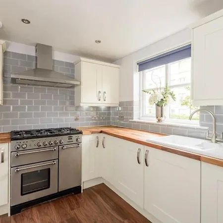 Apartmán Cosy Roseburn Apartment, - 2 Bedrooms, Free Parking Edinburgh