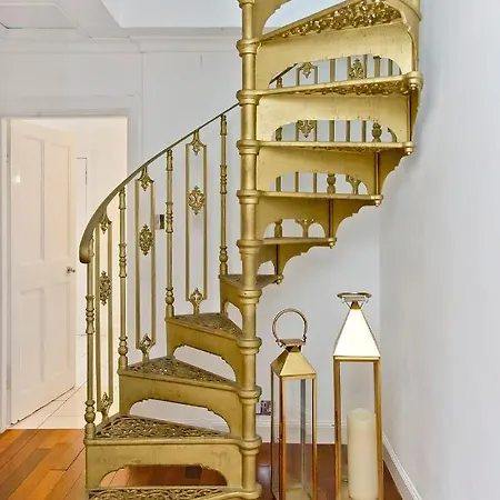 Exquisite & Lively With Fireplace & Panoramic Views