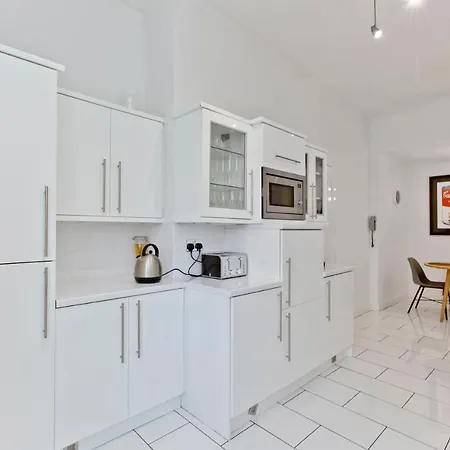 Exquisite & Lively With Fireplace & Panoramic Views Apartment