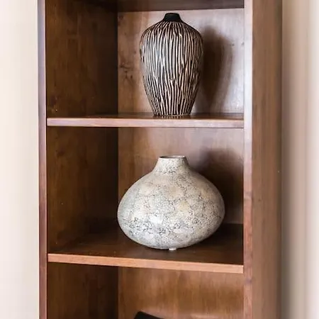 Cosy & Bright Semi-detached House