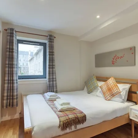 *amazing Location!*in Heart Of The City. 2br & Cot Appartement Edinburgh