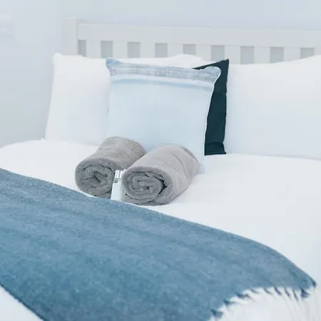 Luxury Modern 3 Bedroom In Centre Apartmán *