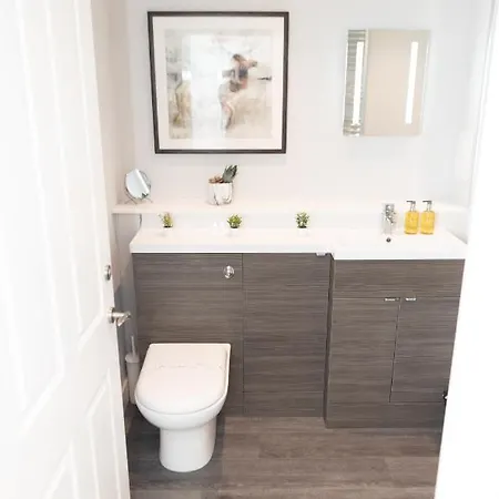 Luxury Modern 3 Bedroom In Centre