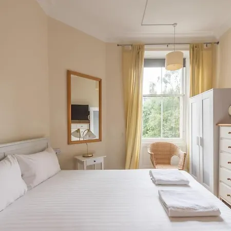 Daire Beautiful 2 Bed 2 Bath Flat Overlooking Meadows Park Edinburgh