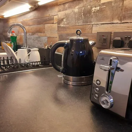 Modern Flat Near Centre.