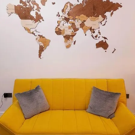 Modern Flat Near Centre.