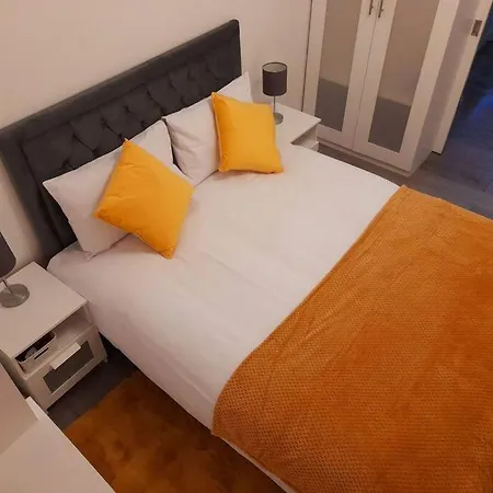 Modern Flat Near Centre.