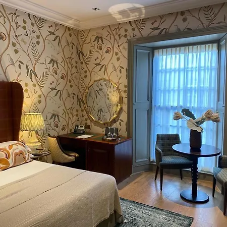 Szálloda The Raeburn 4*