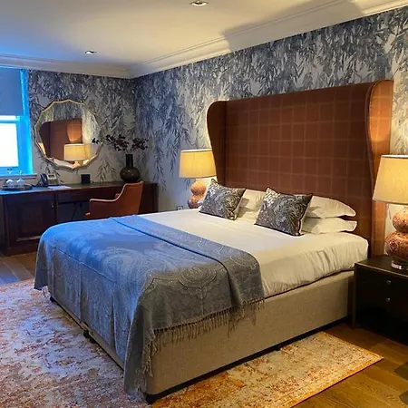 Szálloda The Raeburn 4*