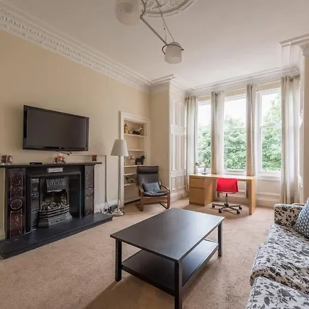 Daire Beautiful 2 Bed 2 Bath Flat Overlooking Meadows Park Edinburgh