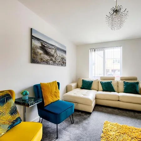 2-bedroom With Private Garden & Parking Dom wakacyjny Edynburg