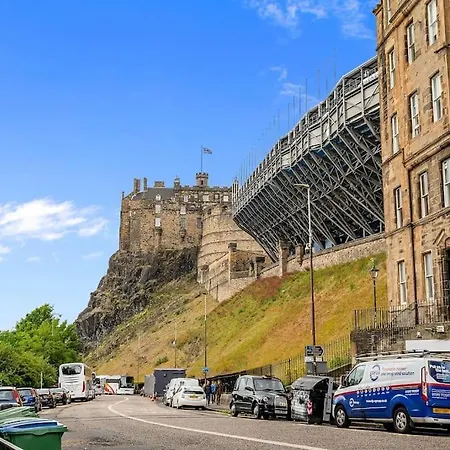 Boutique Modern Royal Mile Sleeps 4