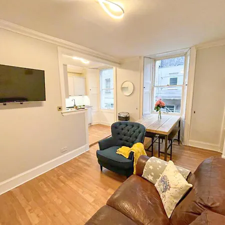 Apartment Rose Street's Hidden Treasure- 2bed Newly Refurbished *