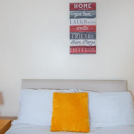 Fab Arthur Seat Views, Old Town Apartment Edinburgh