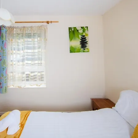 Fab Arthur Seat Views, Old Town Apartment Edinburgh