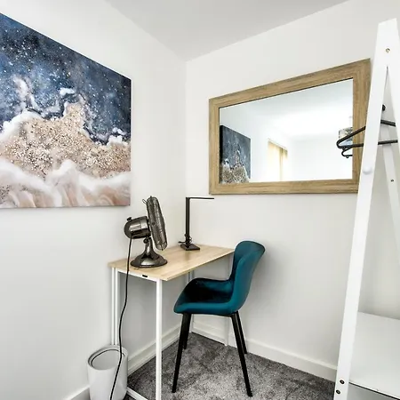 Dom wakacyjny 2-bedroom With Private Garden & Parking Edynburg