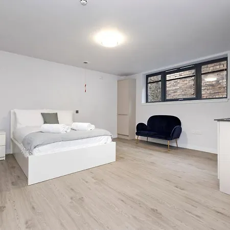 Altido Elegant Near The Meadows Апартаменты